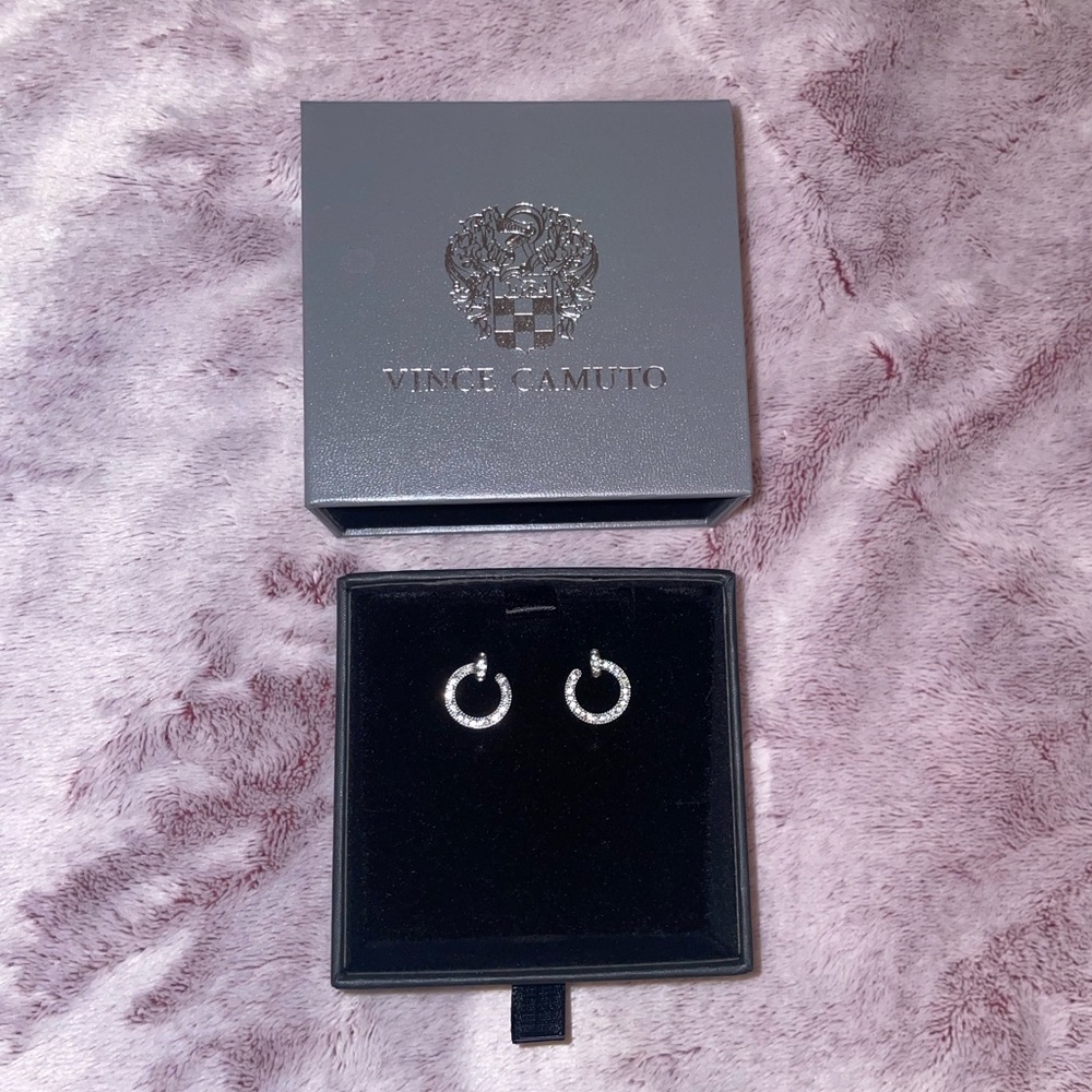 🆕 Vince Camuto Silver Rhinestone Earrings